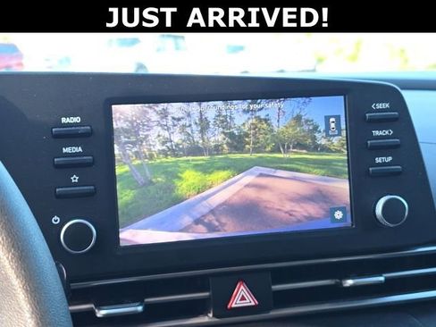 Used 2023 Hyundai Elantra SEL FWD image 17