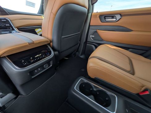 New 2026 Nissan Armada SL w/ Captain's Chari Seat Package image 29