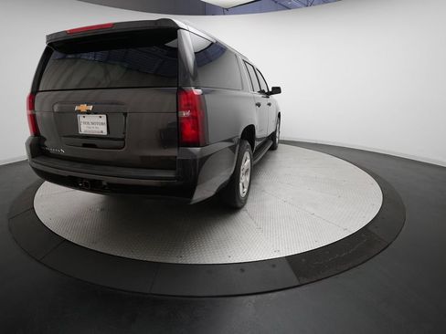 Used 2017 Chevrolet Suburban LT image 13