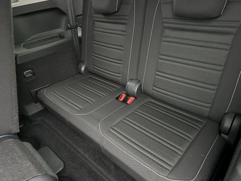 Used 2024 Volkswagen Tiguan S image 15