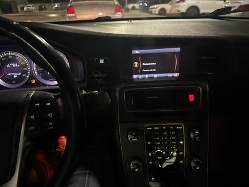 Used 2012 Volvo S60 T5 w/ Climate Pkg image 10