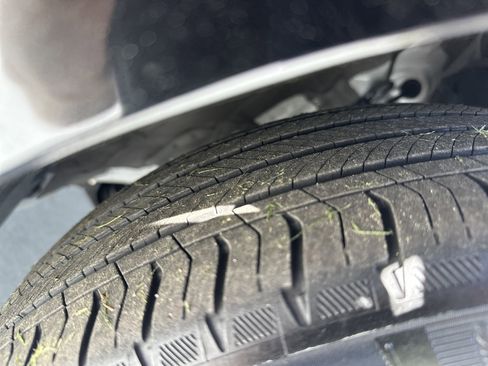 Used 2025 Toyota Prius XSE Premium w/ Limited Premium Package image 12