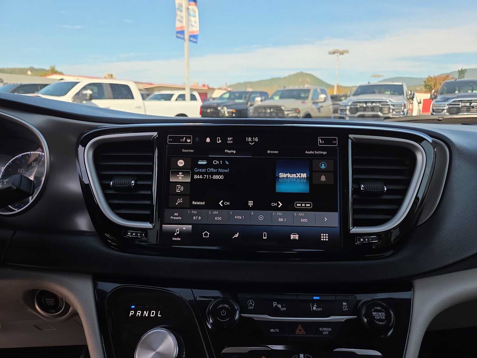 Used 2023 Chrysler Pacifica Touring-L FWD image 24