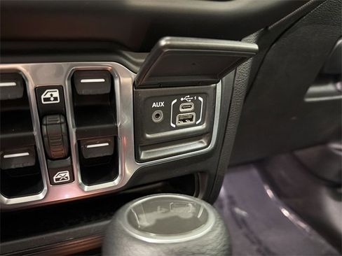 Used 2020 Jeep Wrangler Unlimited Sport image 24