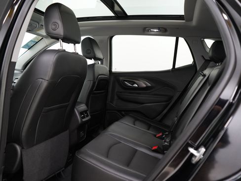 Used 2023 GMC Terrain SLT w/ Infotainment Package II AWD/4WD image 18