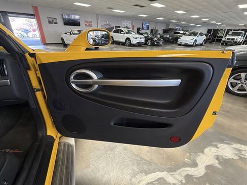 Used 2004 Chevrolet SSR w/ Preferred Equipment Group RWD image 13