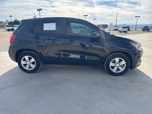 Used 2021 Chevrolet Trax LS w/ Tint and Cruise Package image 5