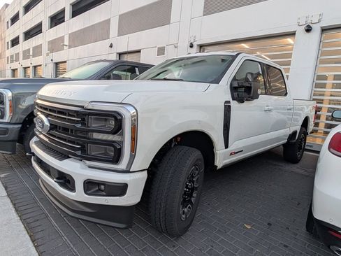 New 2026 Ford F250 Platinum AWD/4WD image 3