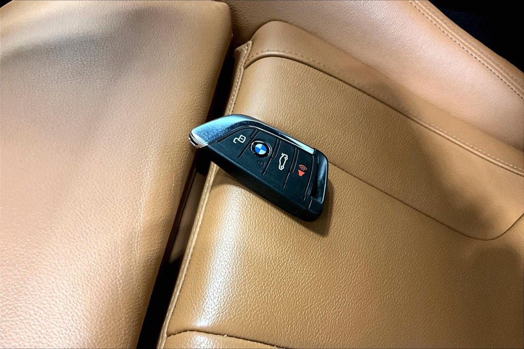 Used 2024 BMW Z4 sDrive30i w/ Premium Package RWD image 8