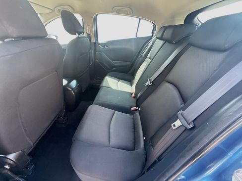 Used 2018 MAZDA MAZDA3 Sport FWD image 19
