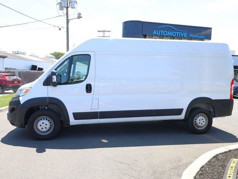 Used 2025 RAM ProMaster 2500 w/ Convenience Group FWD image 2
