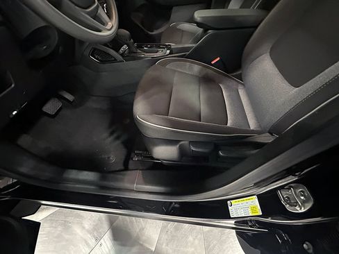 Used 2024 Chevrolet TrailBlazer LS FWD image 19