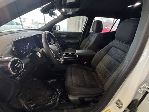 Used 2025 Chevrolet Equinox LT image 26