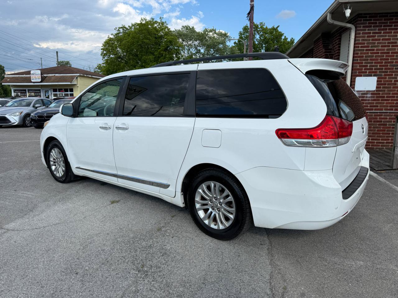 Used 2013 Toyota Sienna XLE w/ Entertainment Pkg FWD image 44