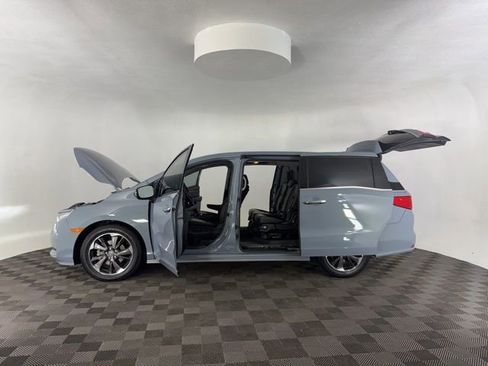 Used 2023 Honda Odyssey Elite image 11