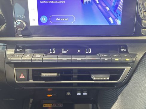 Certified 2025 Toyota Camry SE image 20