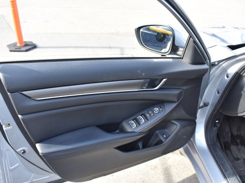 Used 2018 Honda Accord LX image 25