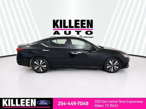 Used 2022 Nissan Altima 2.5 SV FWD image 10