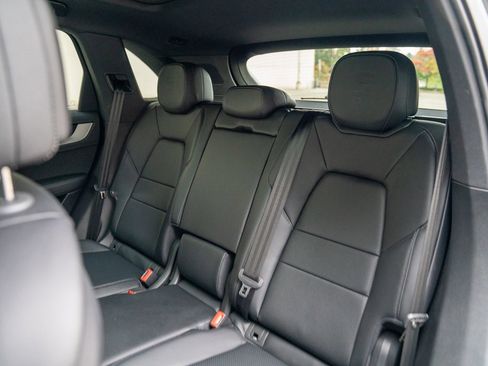 Used 2024 Porsche Cayenne image 24