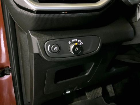 Used 2021 Chevrolet TrailBlazer LS image 37