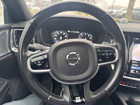 Used 2019 Volvo S60 T6 R-Design image 13