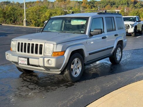 Used 2006 Jeep Commander 4dr 4WD image 8