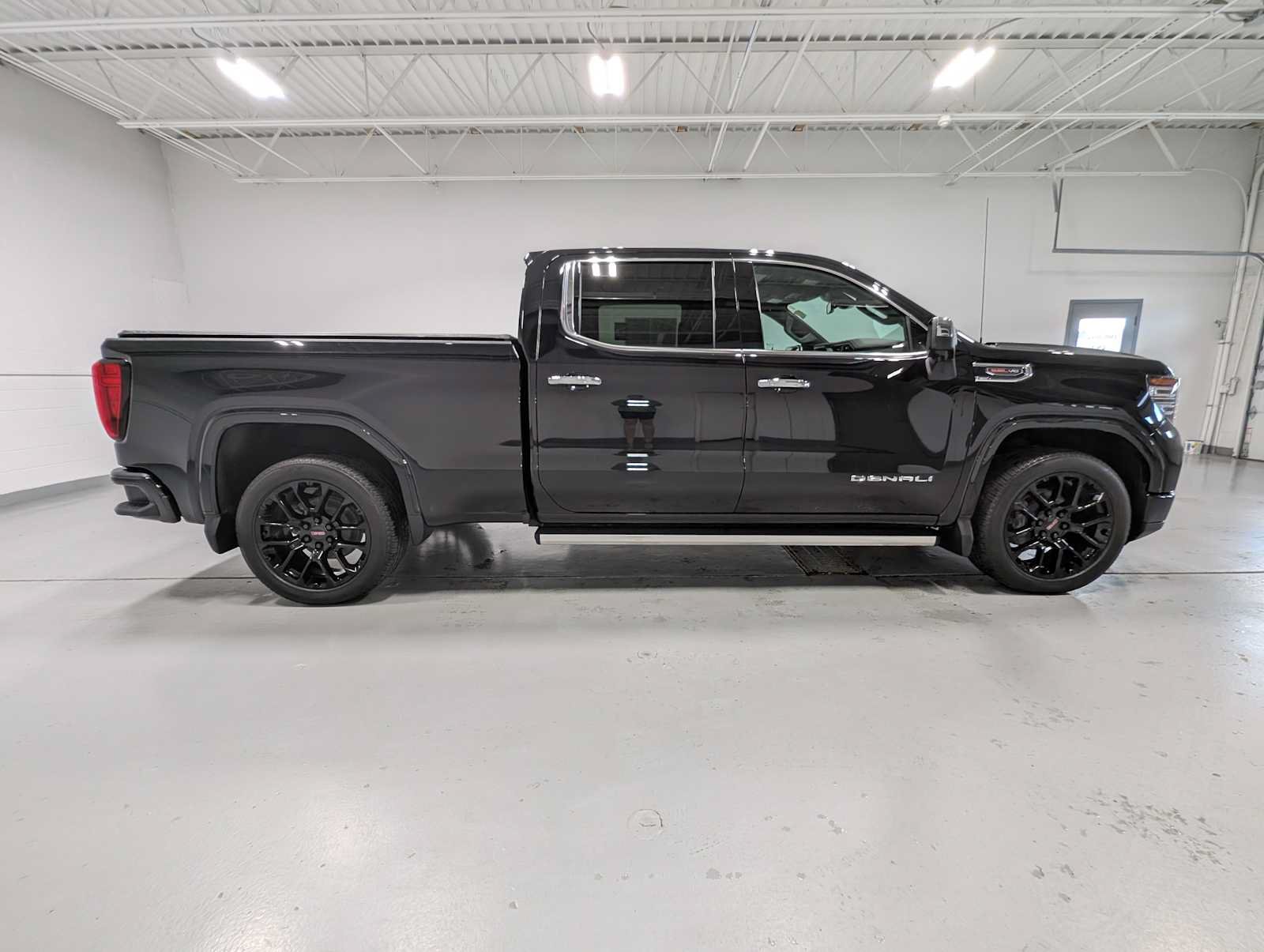 Certified 2023 GMC Sierra 1500 Denali AWD/4WD image 7