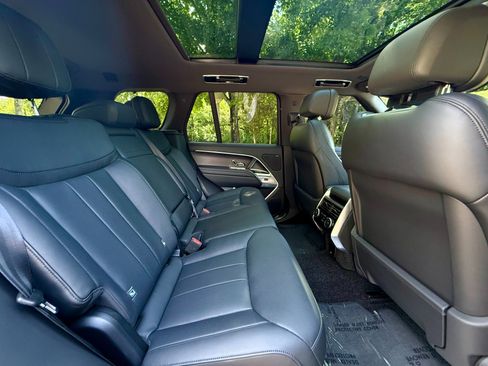 Used 2025 Land Rover Range Rover SE AWD/4WD image 27