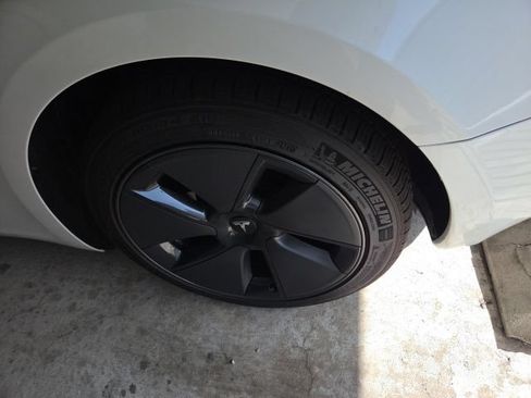 Used 2023 Tesla Model 3 Standard Range RWD image 10