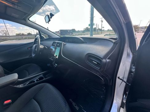 Used 2016 Toyota Prius Two image 20