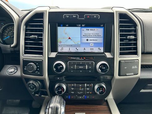 Used 2017 Ford F150 Lariat w/ Equipment Group 502A Luxury AWD/4WD image 24