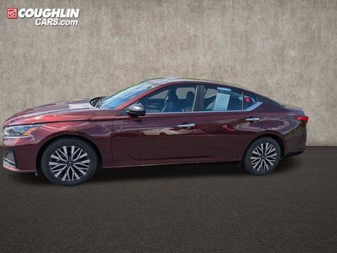 Certified 2025 Nissan Altima 2.5 SV FWD image 4