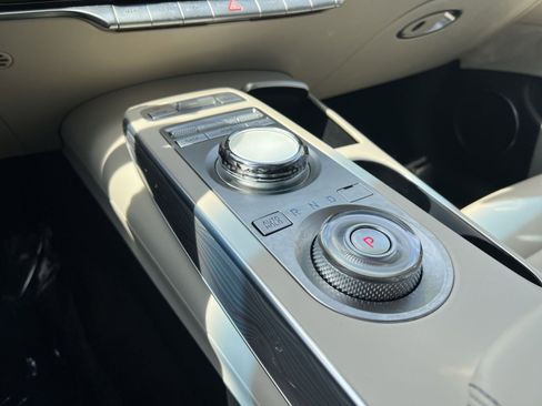 Used 2023 Genesis GV70 2.5T w/ Advanced Package image 30