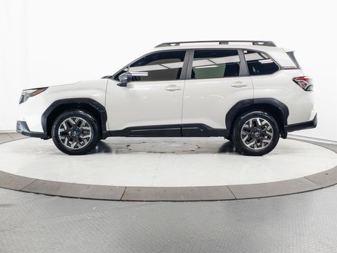 Used 2025 Subaru Forester Premium AWD/4WD image 7