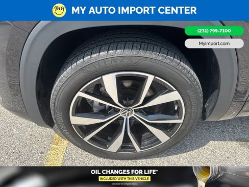 Used 2025 Volkswagen Atlas Cross Sport SEL Premium R-Line AWD/4WD image 9