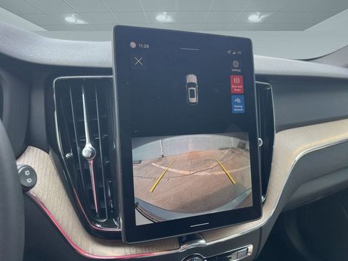 Certified 2026 Volvo XC60 B5 Core image 32