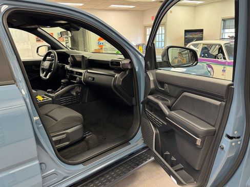 Used 2025 Toyota 4Runner SR5 image 15