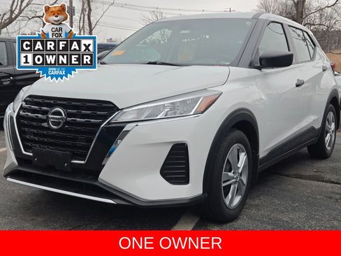 Used 2022 Nissan Kicks S image 2