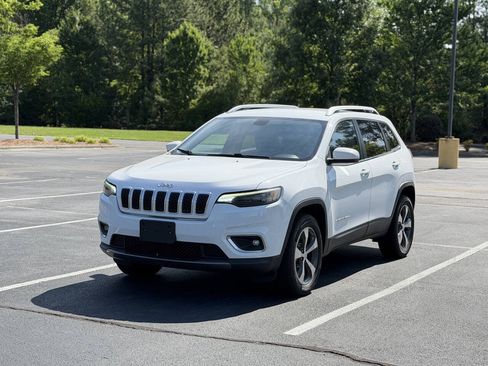 Used 2019 Jeep Cherokee Limited AWD/4WD image 3