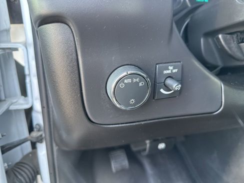 Used 2024 GMC Savana 2500 w/ Driver Convenience Package image 7