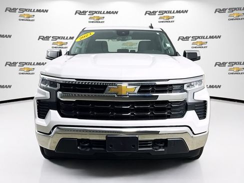Used 2023 Chevrolet Silverado 1500 LT AWD/4WD image 2