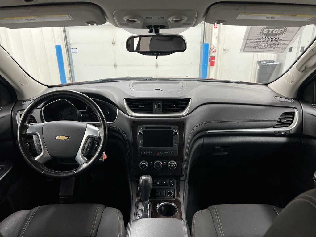 Used 2017 Chevrolet Traverse LT w/ Style and Technology Package FWD image 10