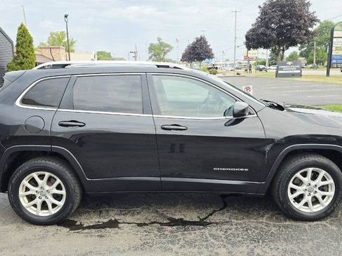 Used 2016 Jeep Cherokee Latitude w/ Comfort & Convenience Group AWD/4WD image 7