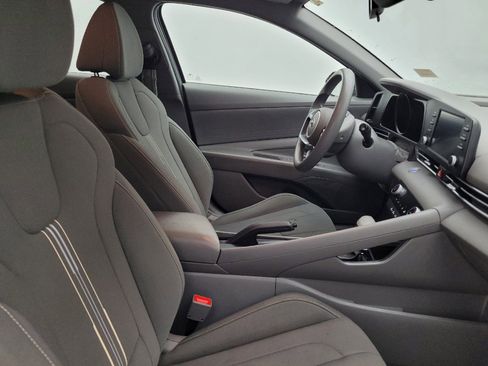 Used 2023 Hyundai Elantra SEL w/ Preferred Accessory Package FWD image 21