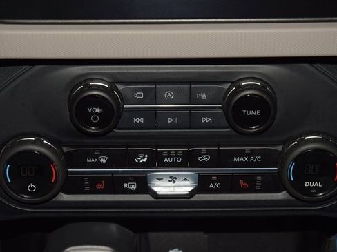 Used 2023 Ford Bronco Wildtrak image 35