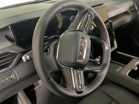 Used 2025 GMC Acadia AT4 AWD/4WD image 22