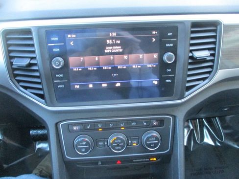 Used 2019 Volkswagen Atlas SE image 38