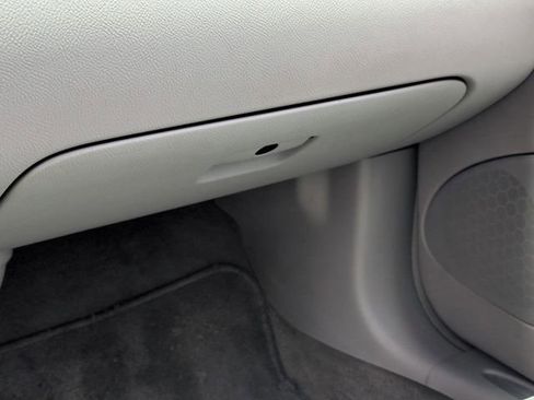 Used 2011 Buick Lucerne CXL w/ Driver Confidence Package FWD image 16