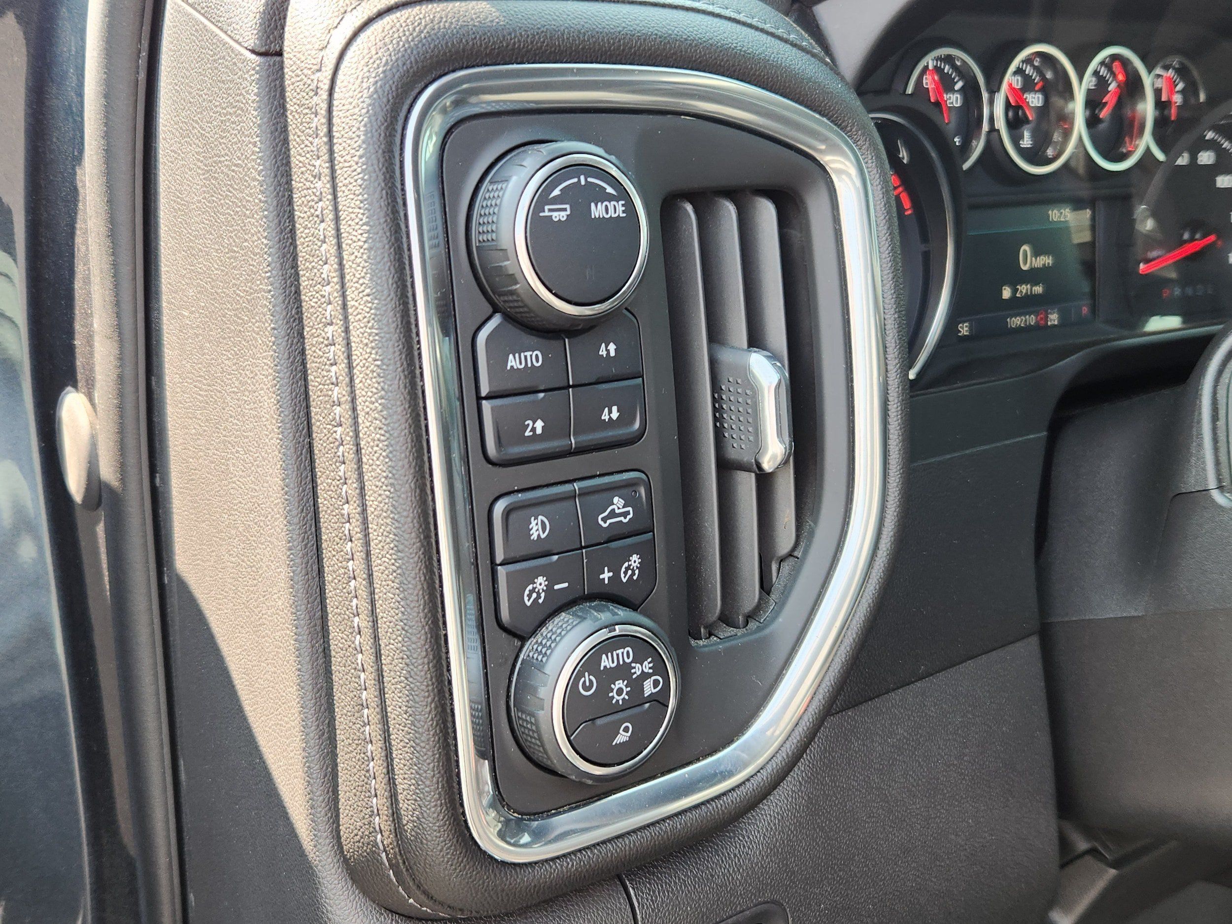 Used 2020 Chevrolet Silverado 1500 LT Trail Boss AWD/4WD image 35
