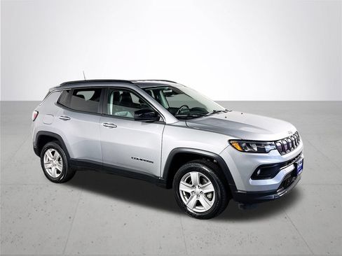 Used 2022 Jeep Compass Latitude w/ Convenience Group AWD/4WD image 4